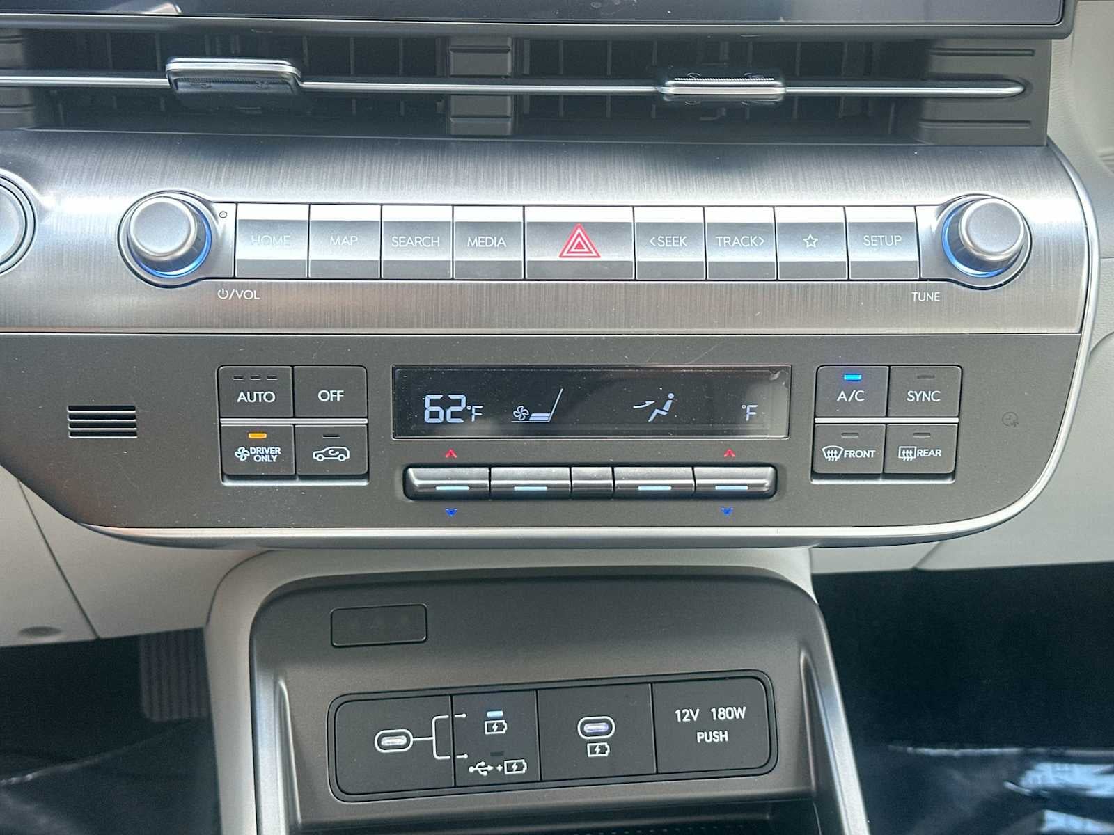 2025 Hyundai KONA ELECTRIC SEL