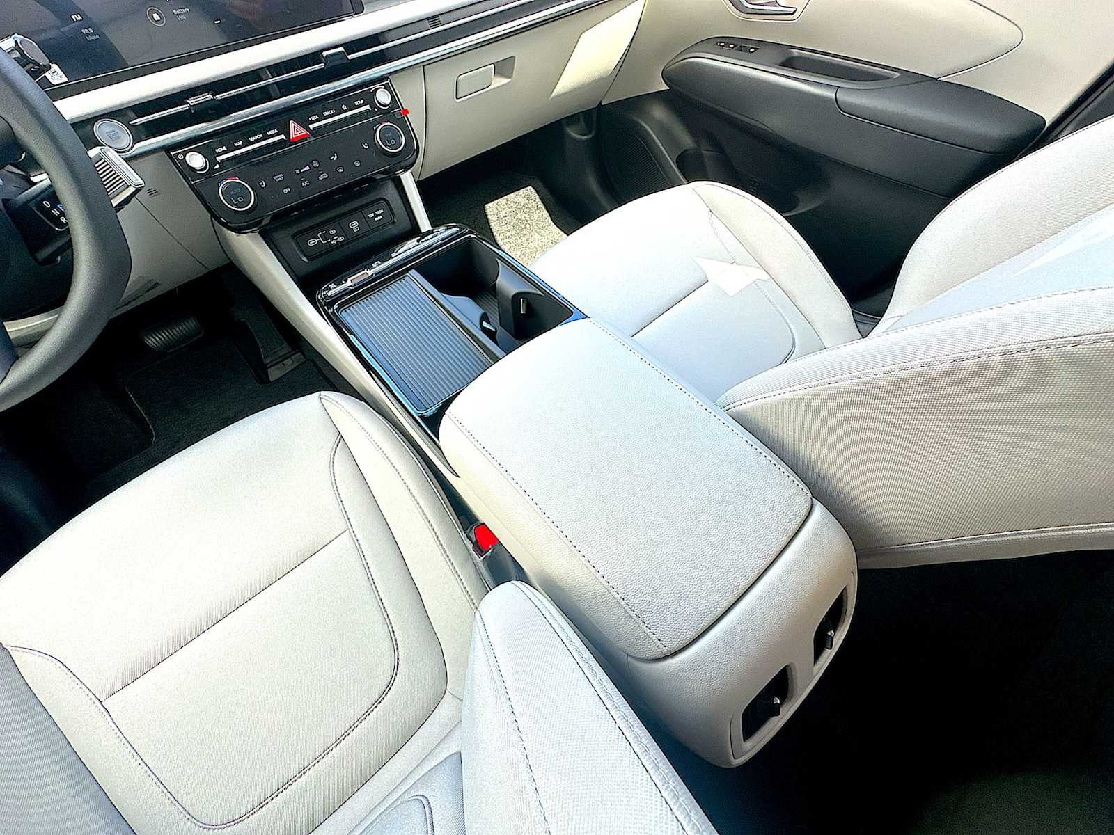 2026 Hyundai TUCSON PLUG-IN HYBRID SEL