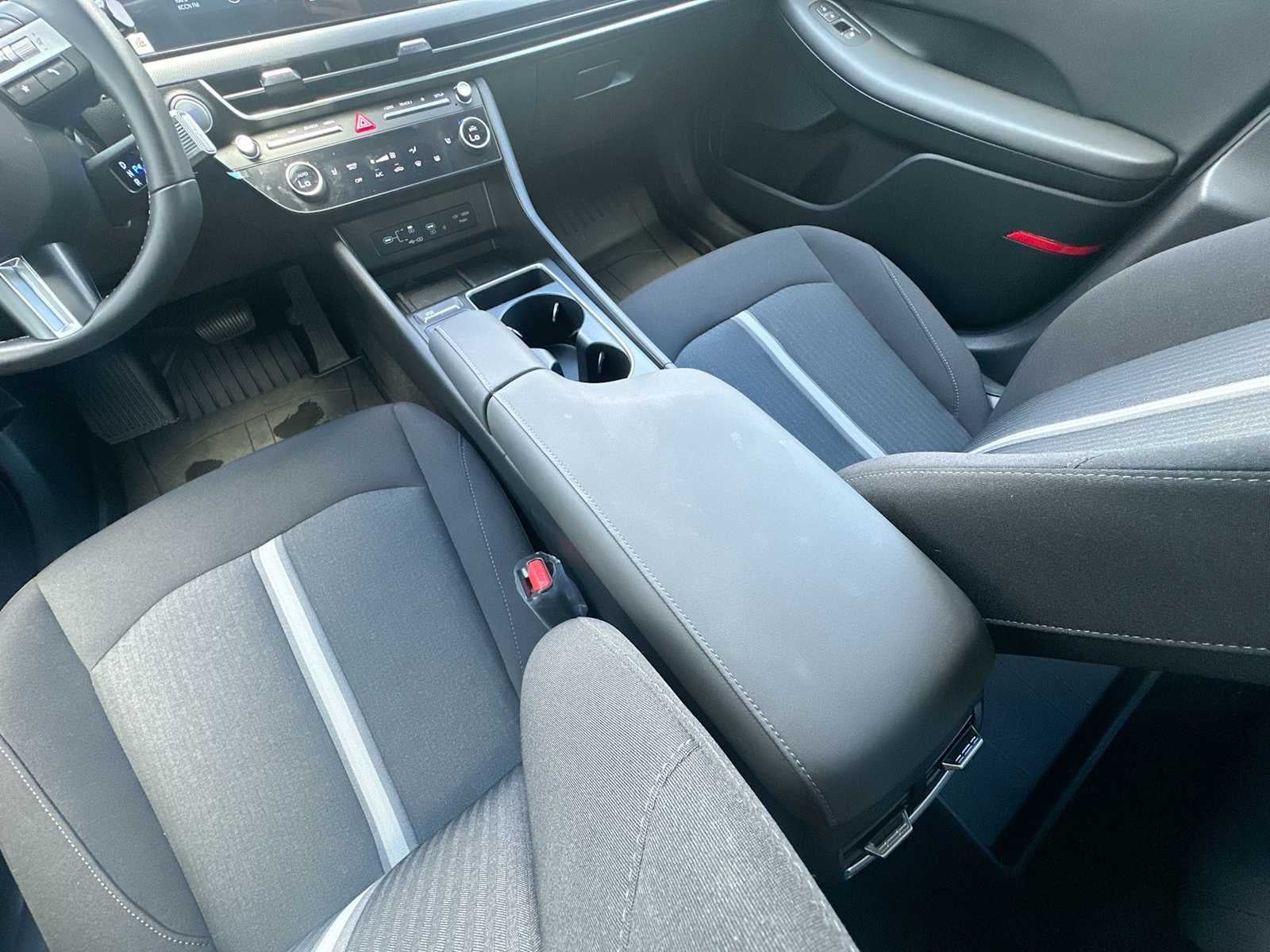 2025 Hyundai SONATA HYBRID SEL