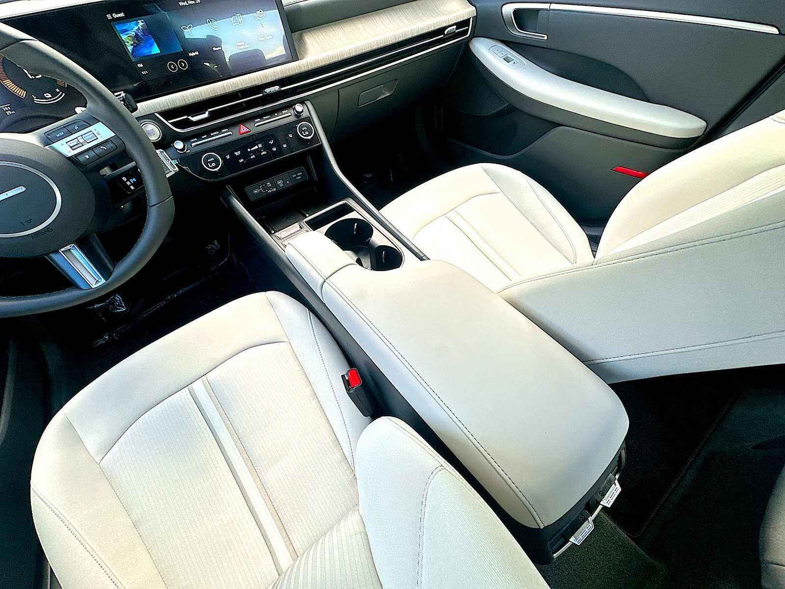 2025 Hyundai SONATA HYBRID SEL