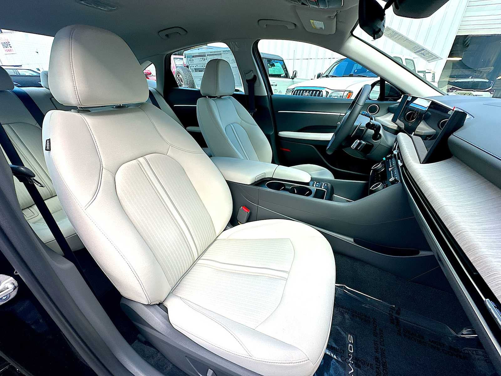 2025 Hyundai SONATA HYBRID SEL