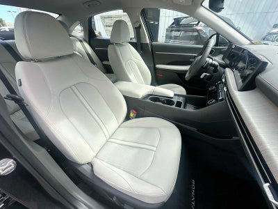 2025 Hyundai SONATA HYBRID SEL