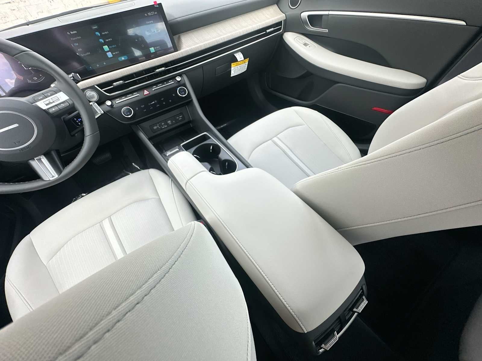 2025 Hyundai SONATA HYBRID SEL