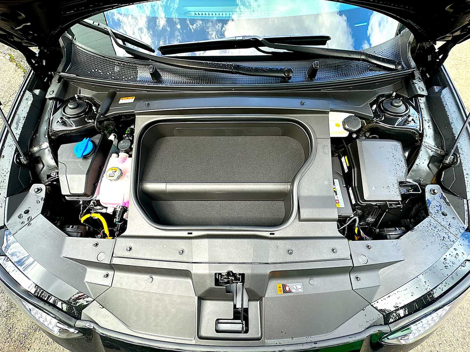 2025 Hyundai IONIQ 6 SE