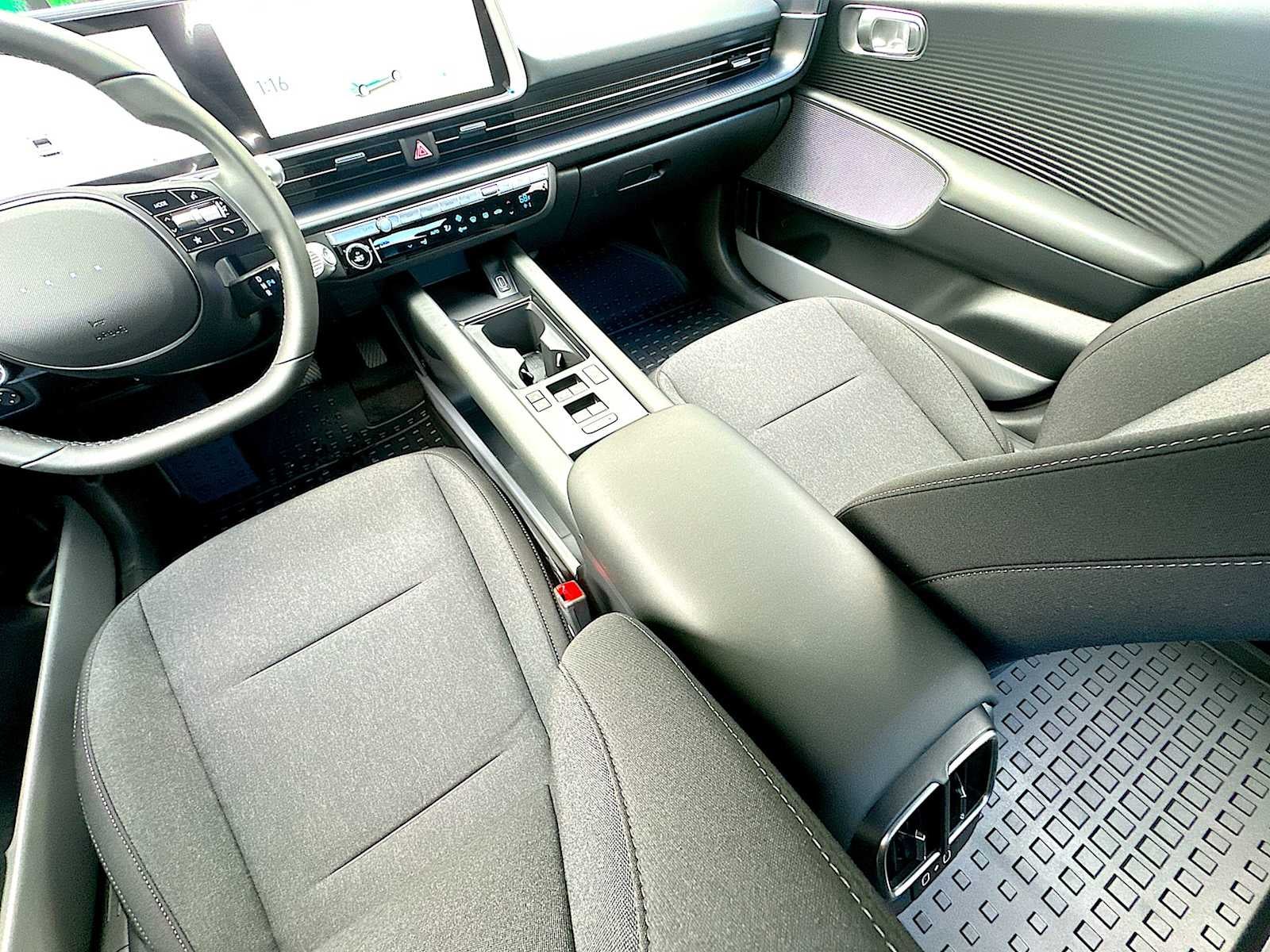 2025 Hyundai IONIQ 6 SE