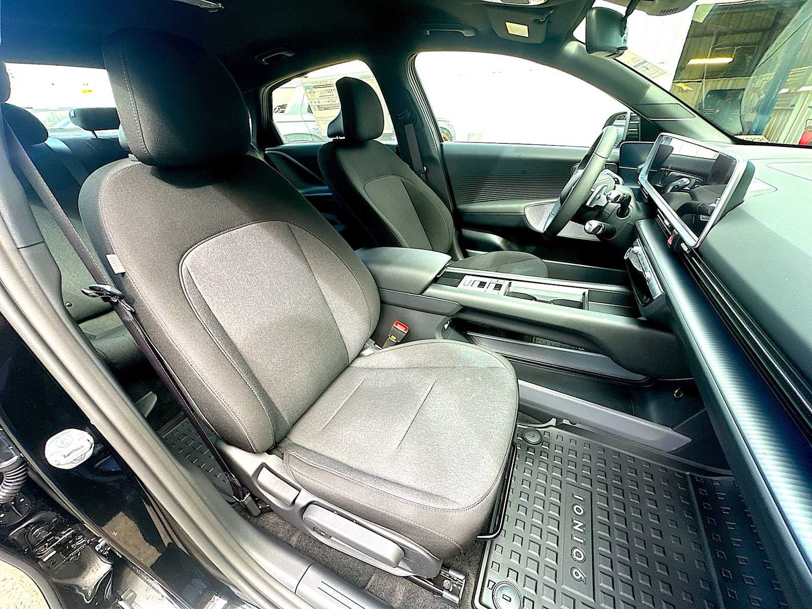 2025 Hyundai IONIQ 6 SE