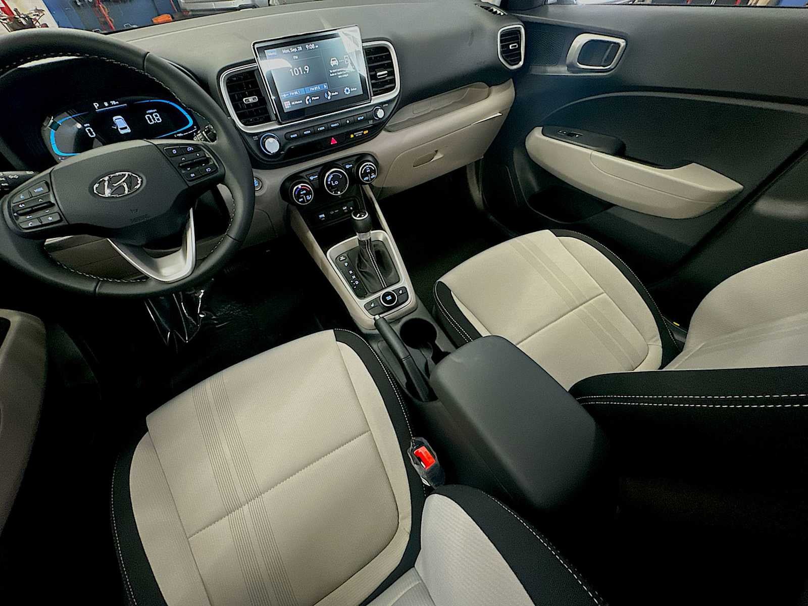 2026 Hyundai VENUE SEL