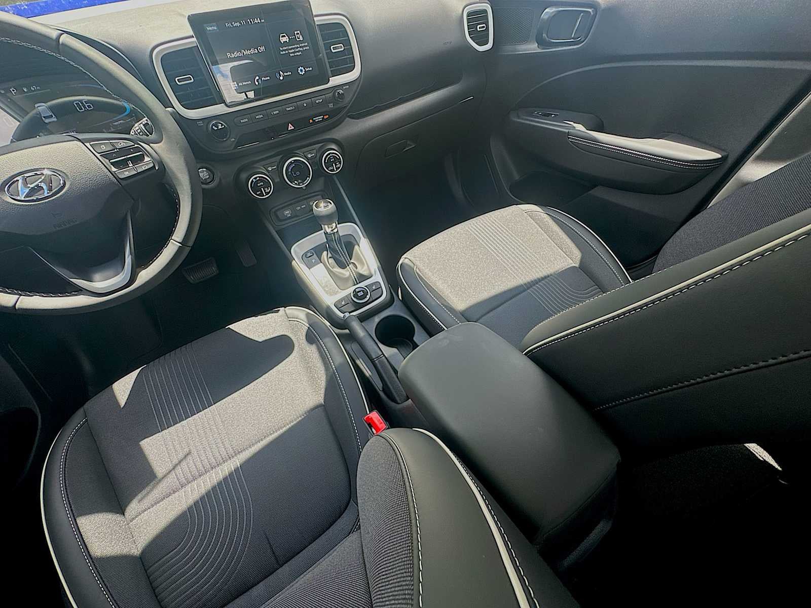 2026 Hyundai VENUE SEL W/Two-Tone Roof