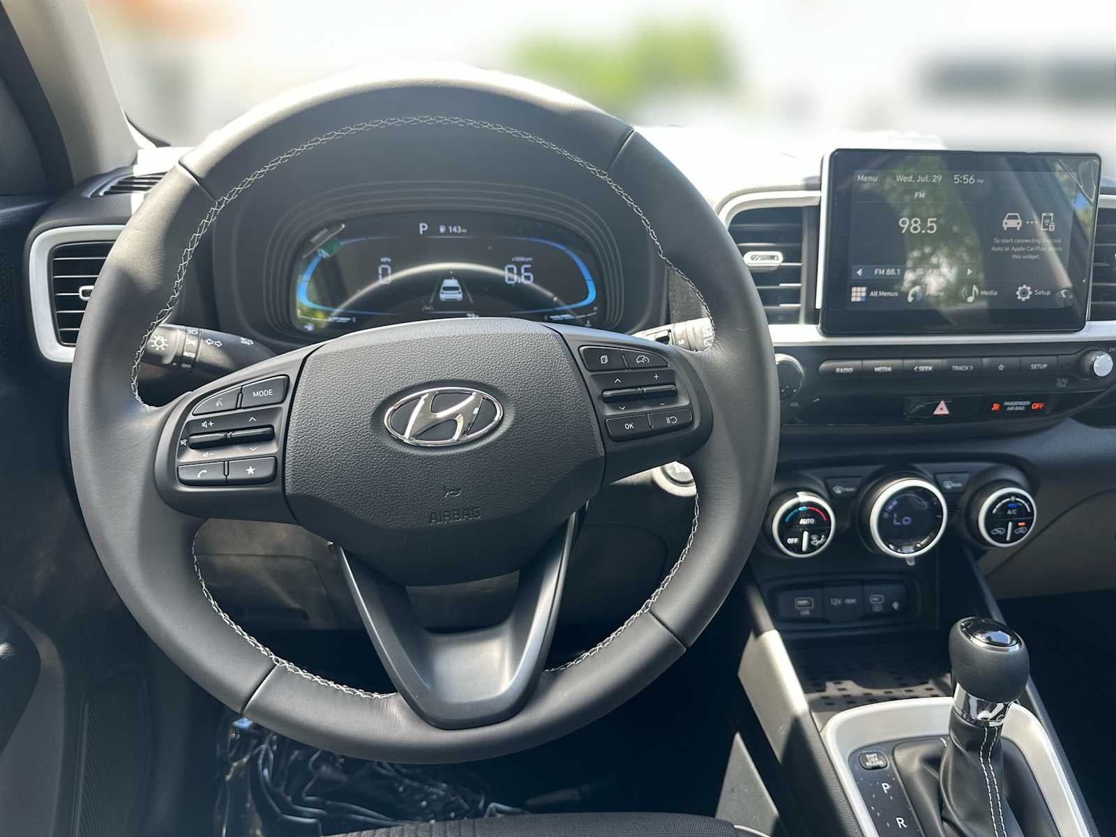2026 Hyundai VENUE SEL W/Two-Tone Roof