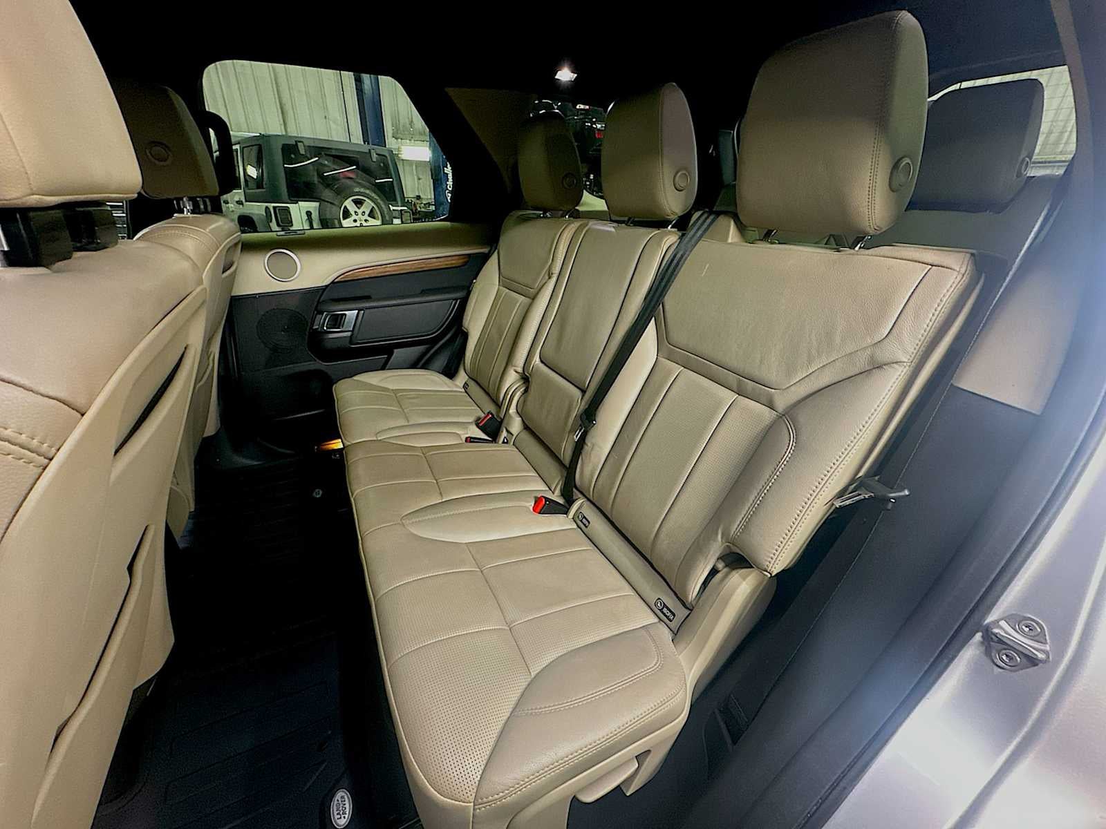 2018 Land Rover Discovery SE