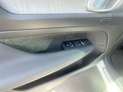2023 Volvo XC40 Plus Bright Theme