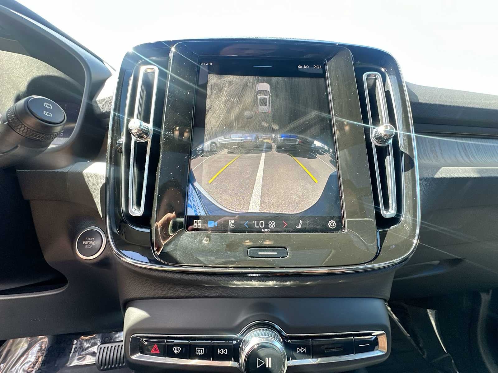 2023 Volvo XC40 Plus Bright Theme