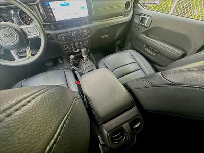 2024 Jeep Wrangler 4-Door Sahara 4x4