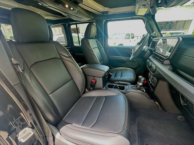 2024 Jeep Wrangler 4-Door Sahara 4x4
