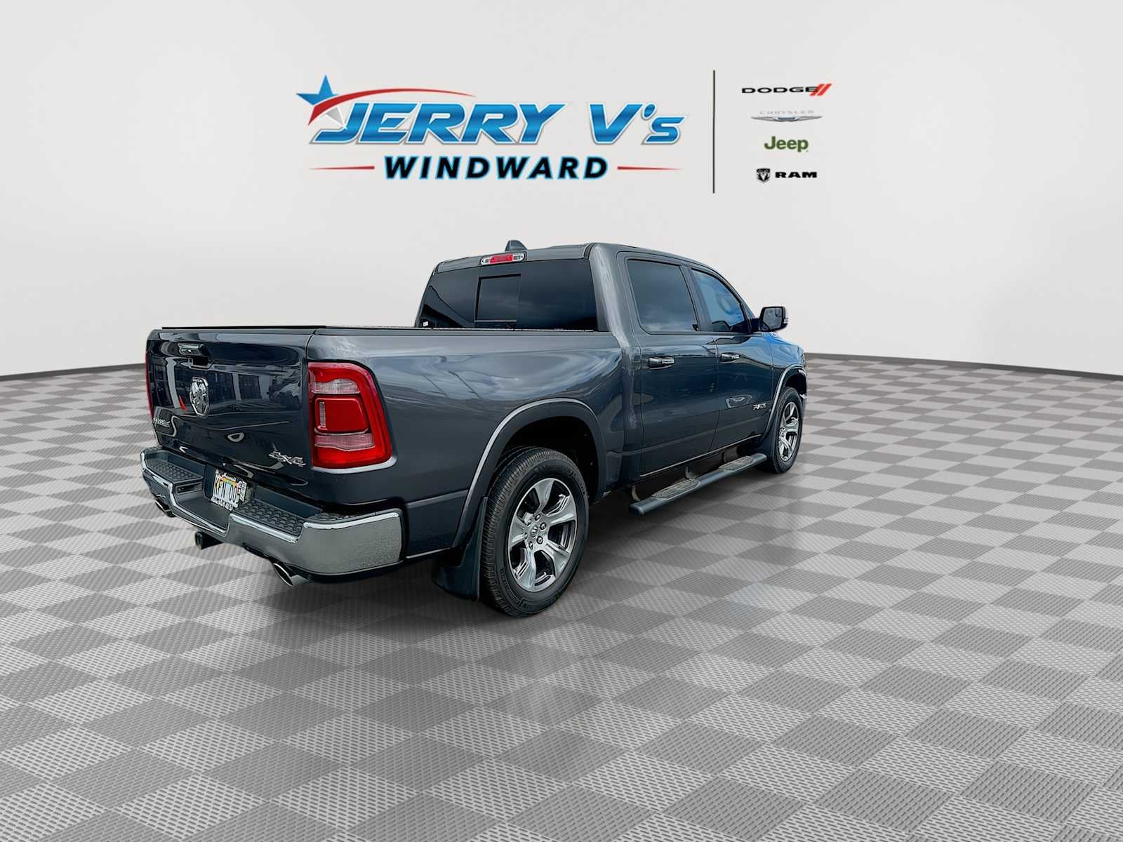 2022 RAM 1500 Laramie Crew Cab 4x4 5'7' Box