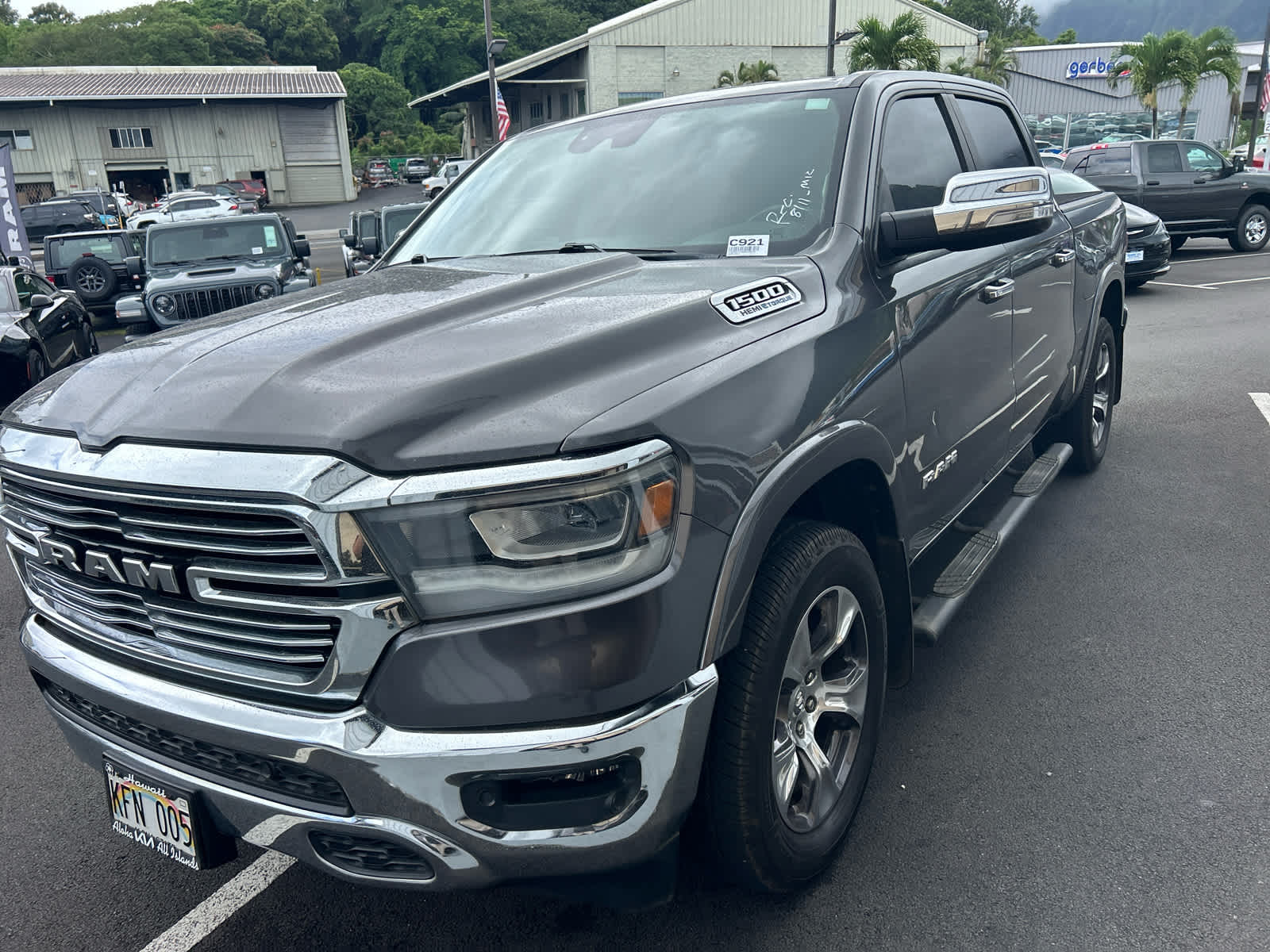 2022 RAM 1500 Laramie Crew Cab 4x4 5'7' Box