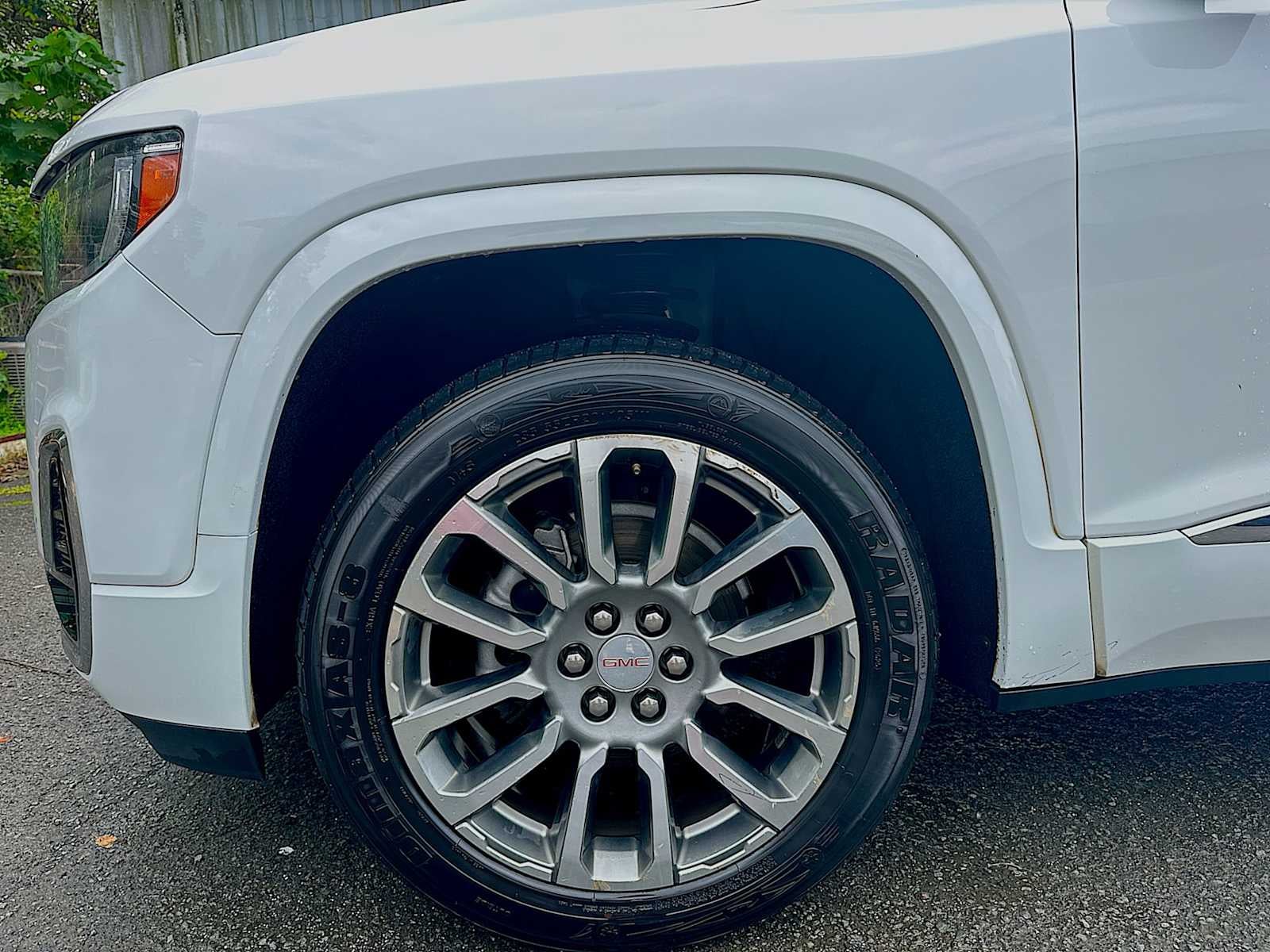 2023 GMC Acadia FWD Denali