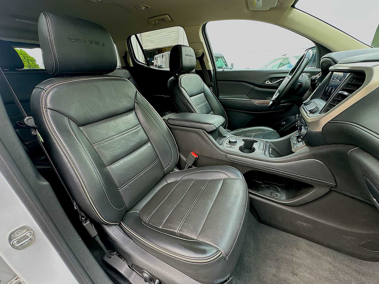 2023 GMC Acadia FWD Denali