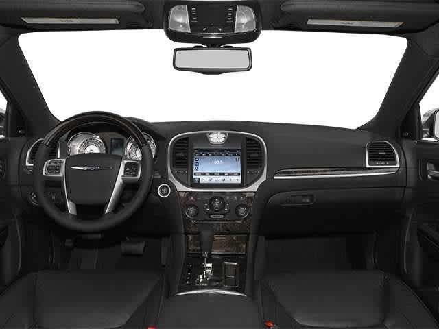 2014 Chrysler 300 4dr Sdn RWD