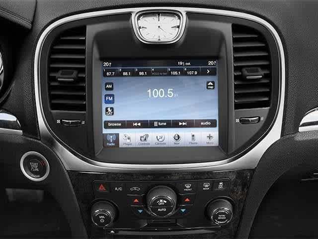 2014 Chrysler 300 4dr Sdn RWD