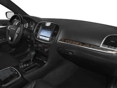 2014 Chrysler 300 4dr Sdn RWD