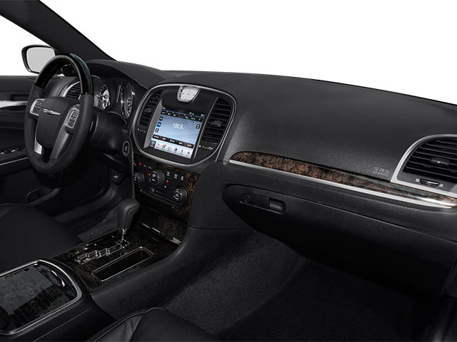 2014 Chrysler 300 4dr Sdn RWD