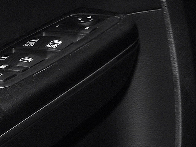 2014 Chrysler 300 4dr Sdn RWD