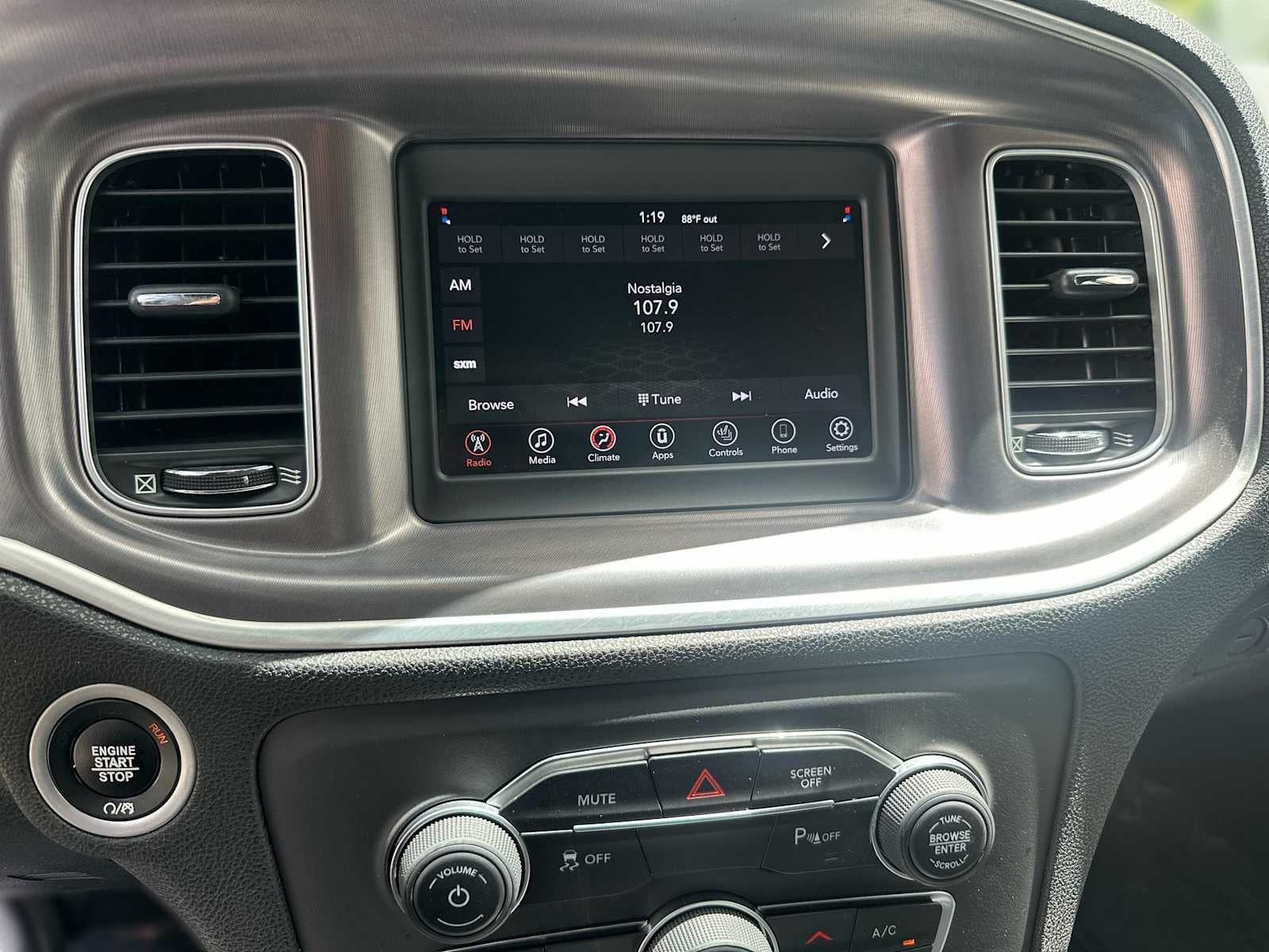 2021 Dodge Charger SXT RWD