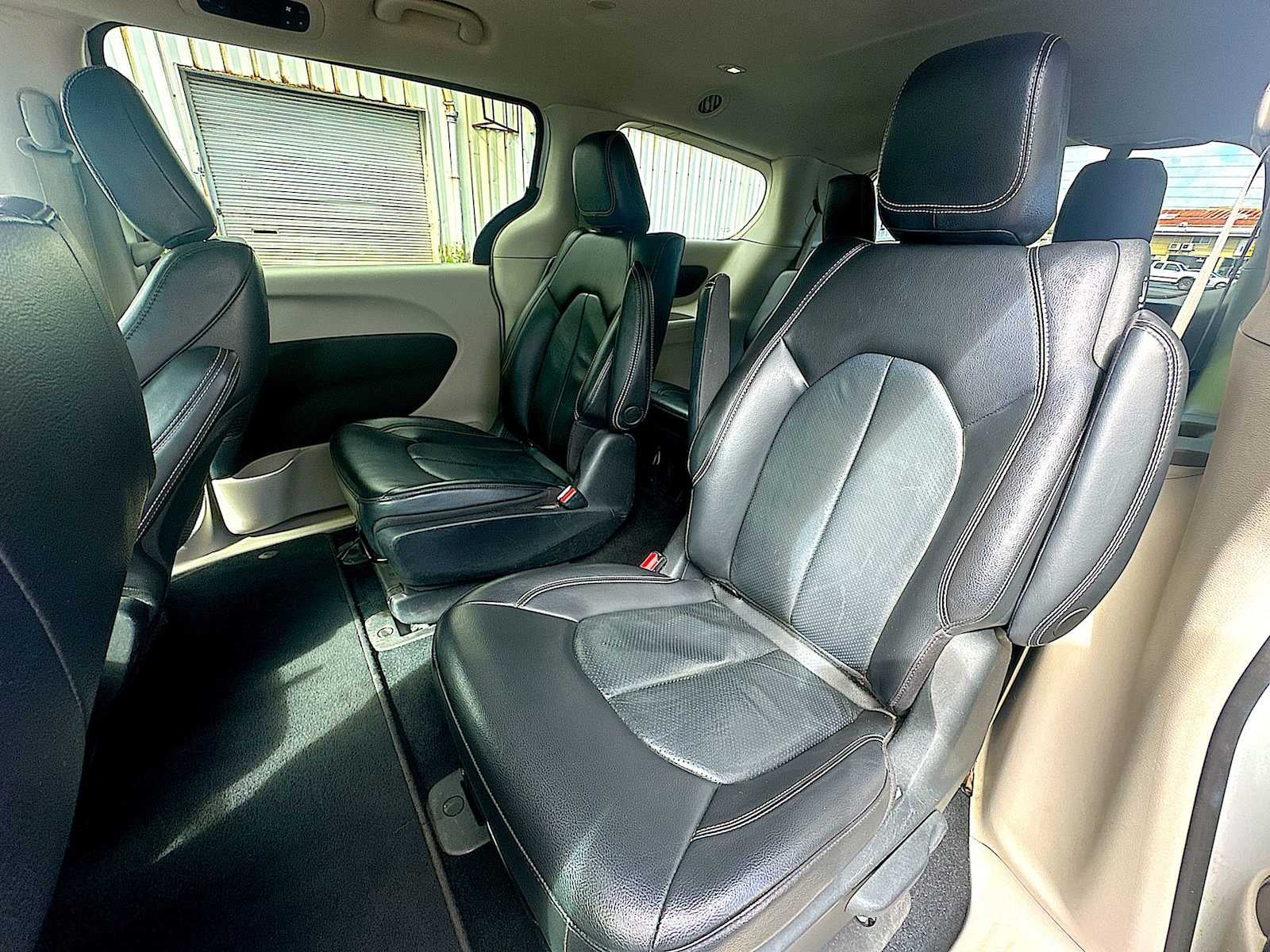 2022 Chrysler Pacifica Hybrid Touring L