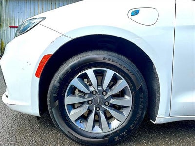 2022 Chrysler Pacifica Hybrid Touring L