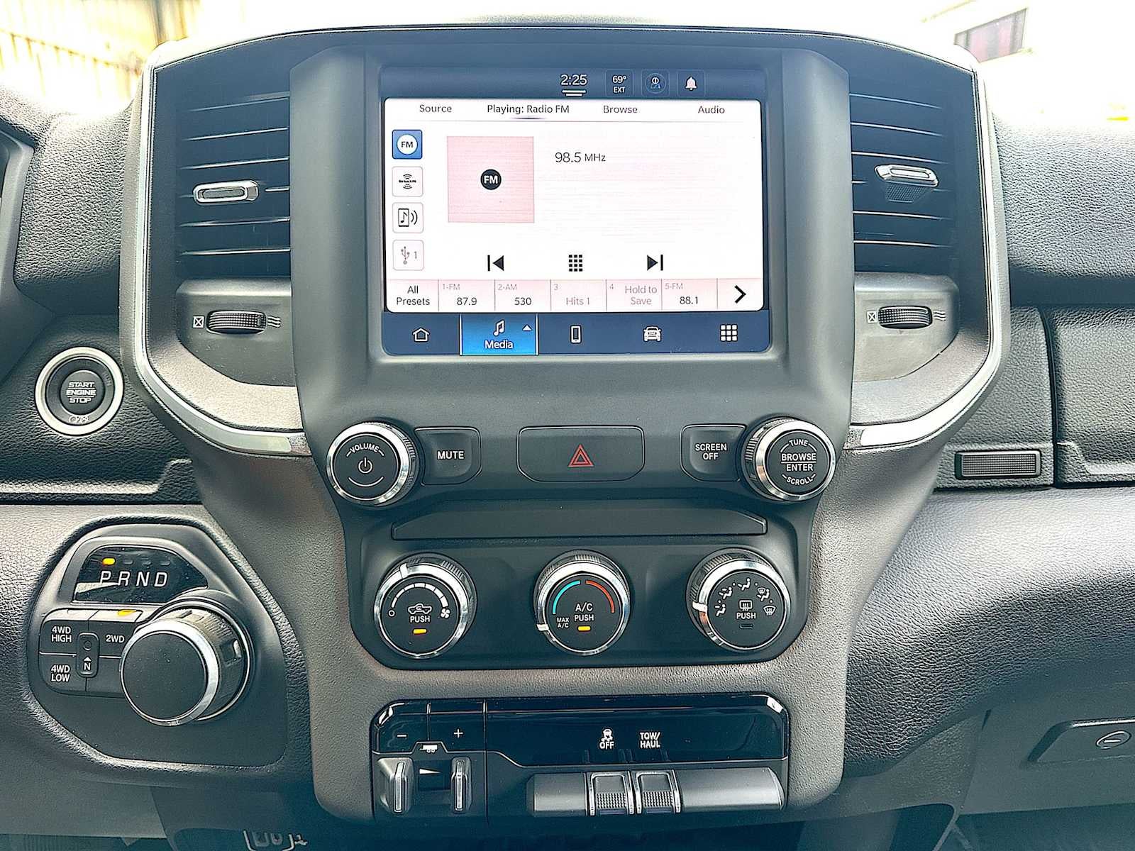 2024 RAM 2500 Big Horn Crew Cab 4x4 6'4' Box