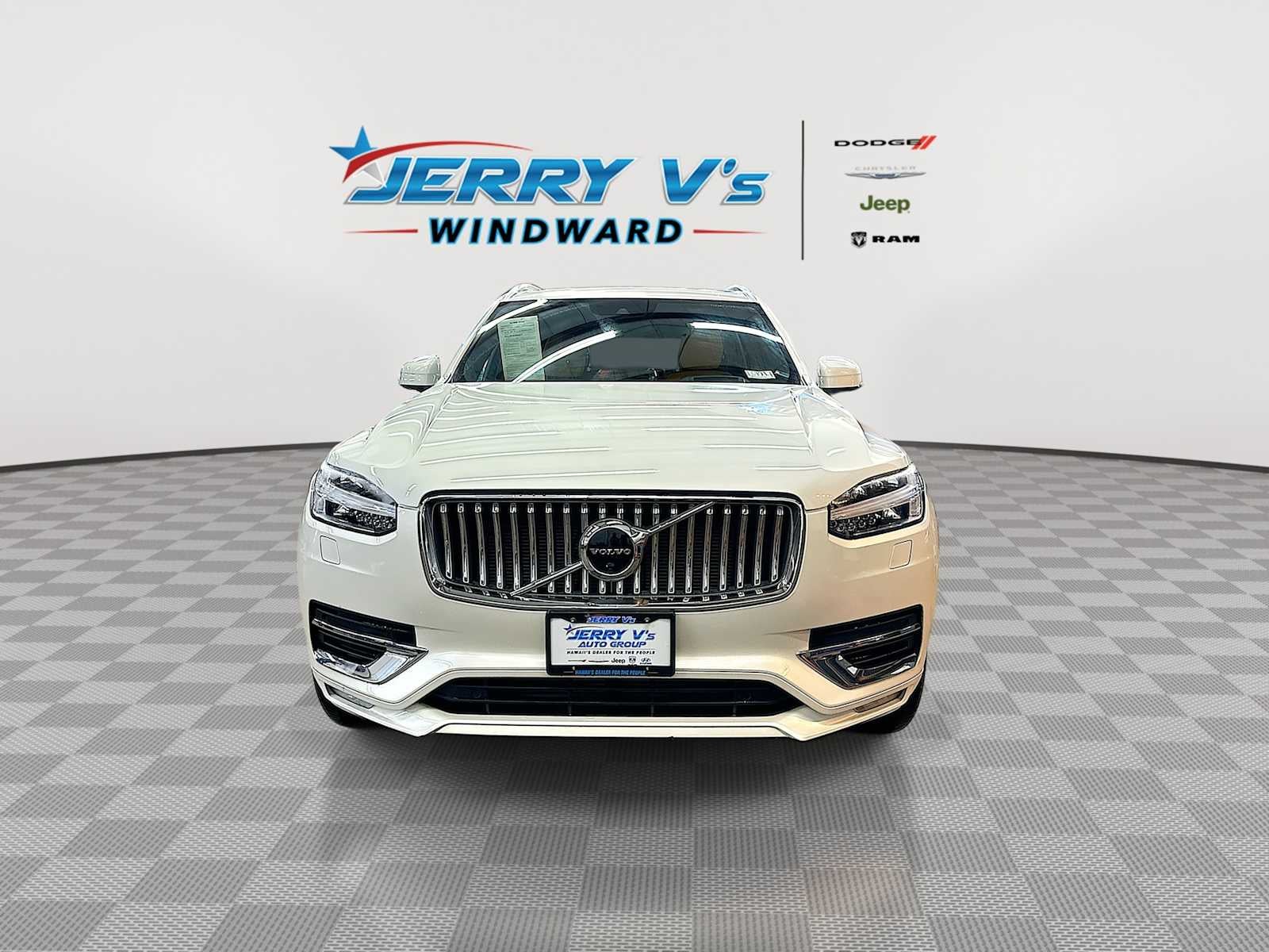 2022 Volvo XC90 T6 Momentum 7 Passenger