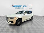 2022 Volvo XC90 T6 Momentum 7 Passenger