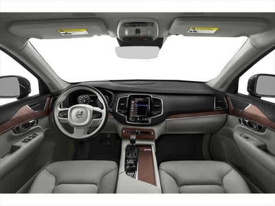 2022 Volvo XC90 T6 Momentum 7 Passenger