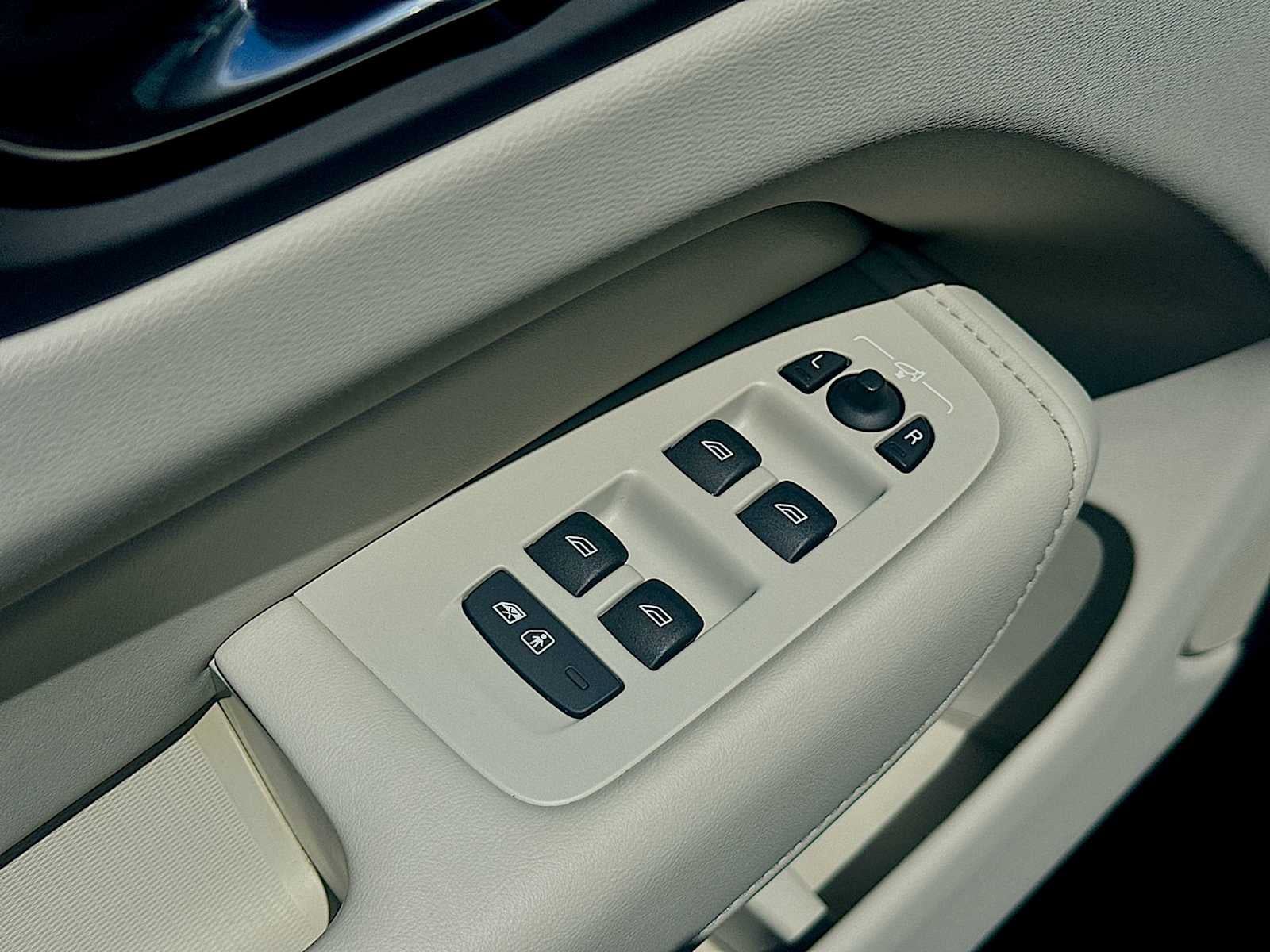 2021 Volvo XC60 Recharge Plug-In Hybrid T8 Inscription