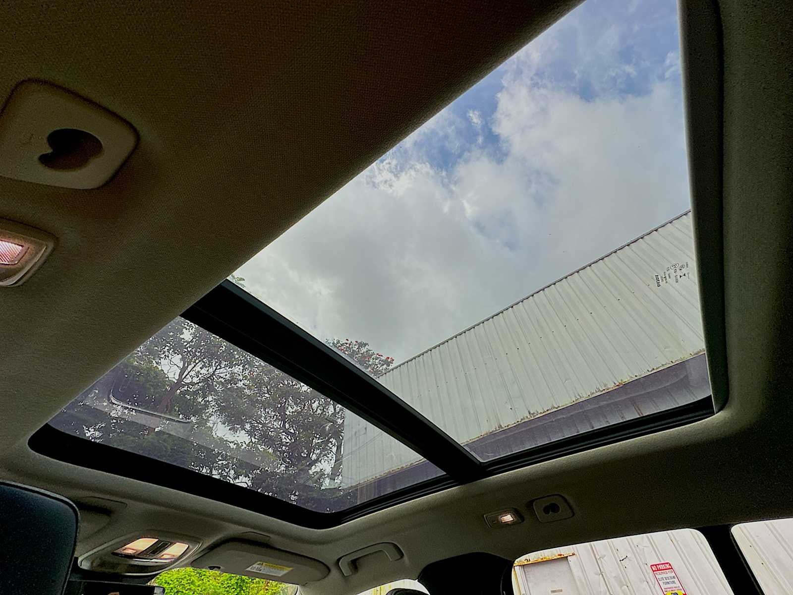 2024 Volvo XC40 B5 Core Dark Theme