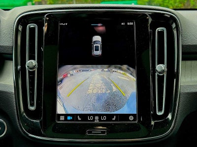 2024 Volvo XC40 B5 Core Dark Theme