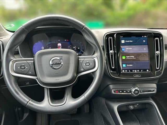 2024 Volvo XC40 B5 Core Dark Theme