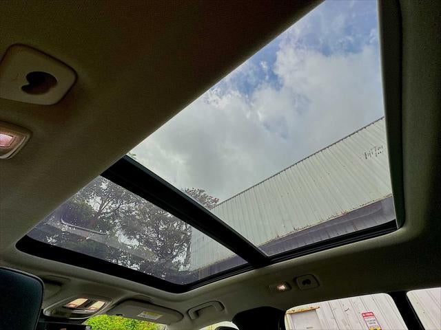 2024 Volvo XC40 B5 Core Dark Theme