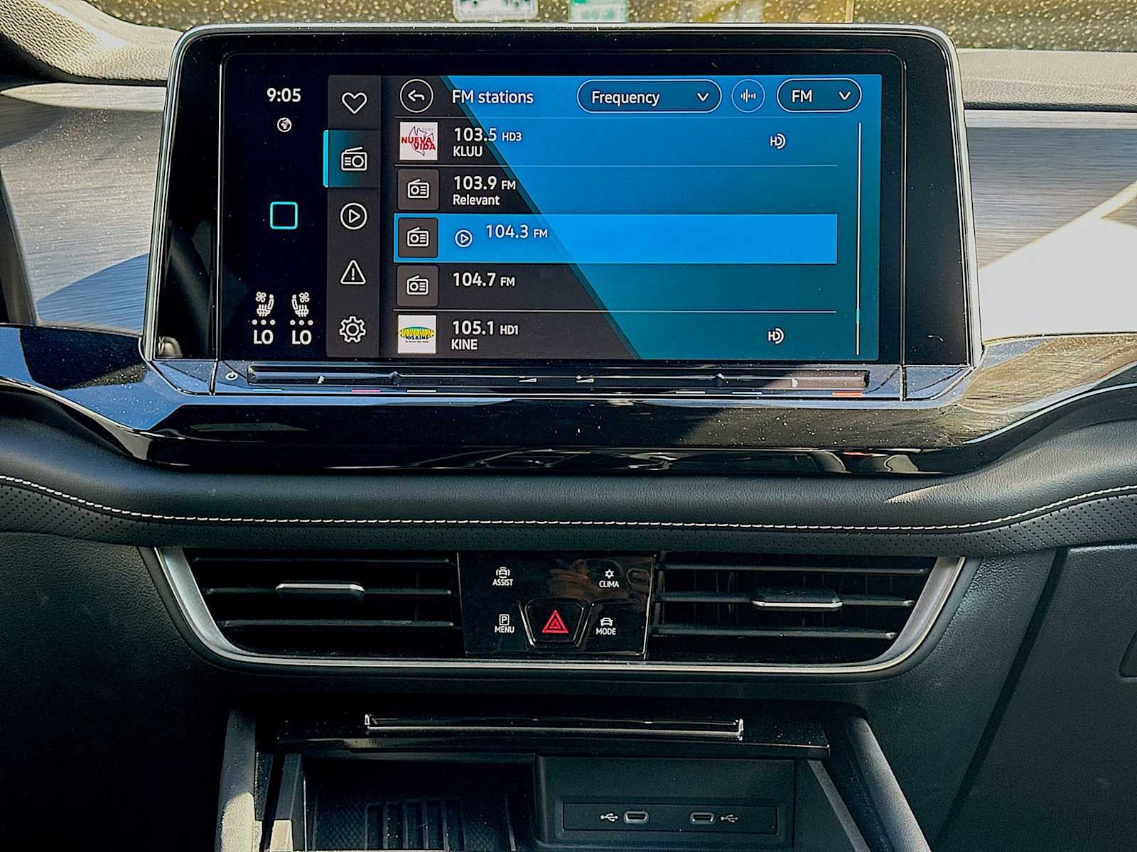 2025 Volkswagen Atlas Cross Sport 2.0T SE w/Technology