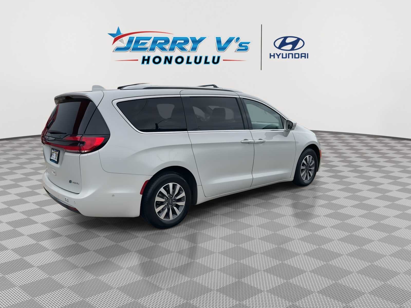 2021 Chrysler Pacifica Hybrid Touring L