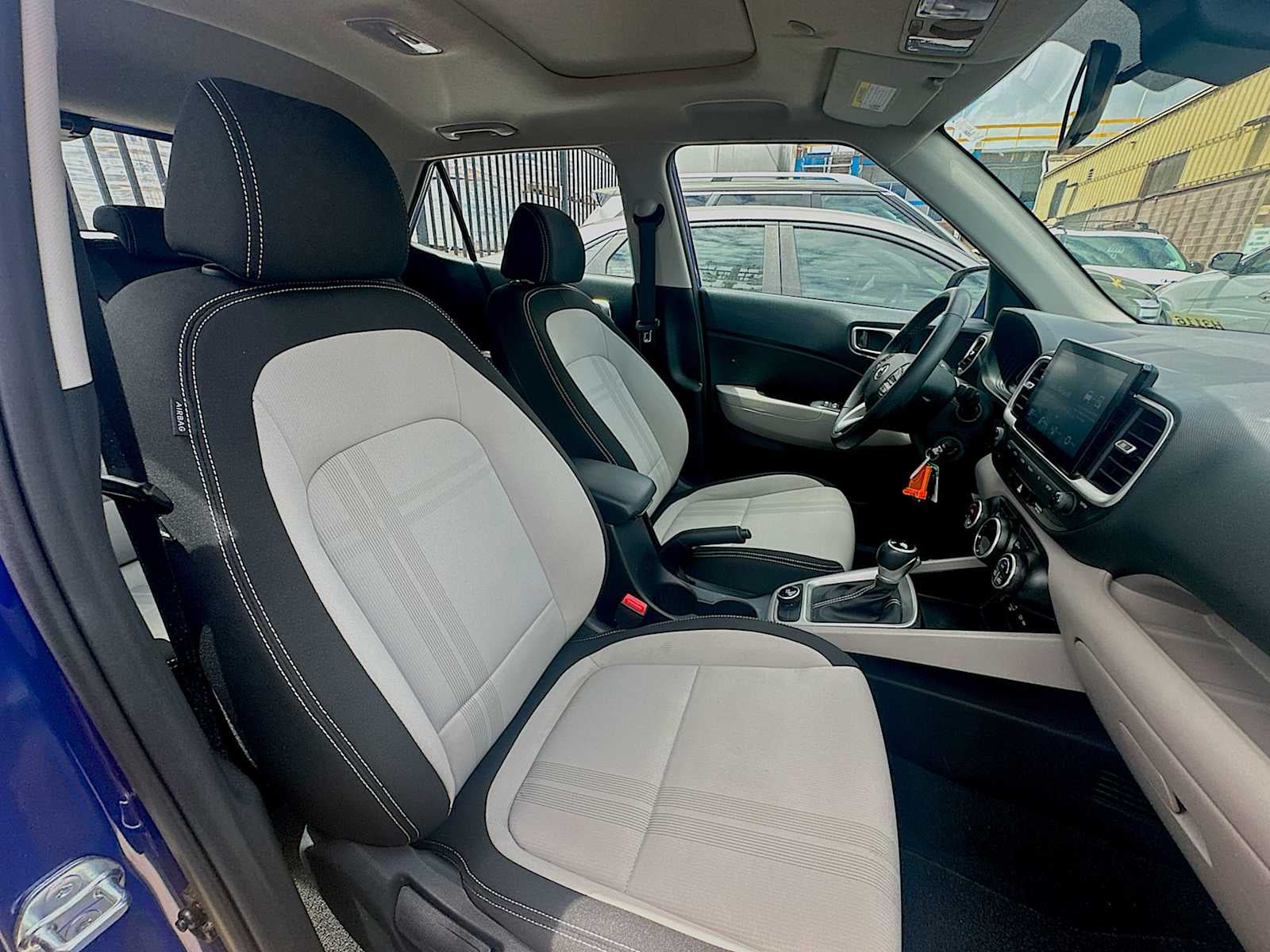 2023 Hyundai VENUE SEL